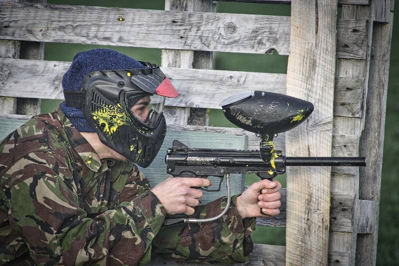 Enjoy paintballing in the outdoors: beginner